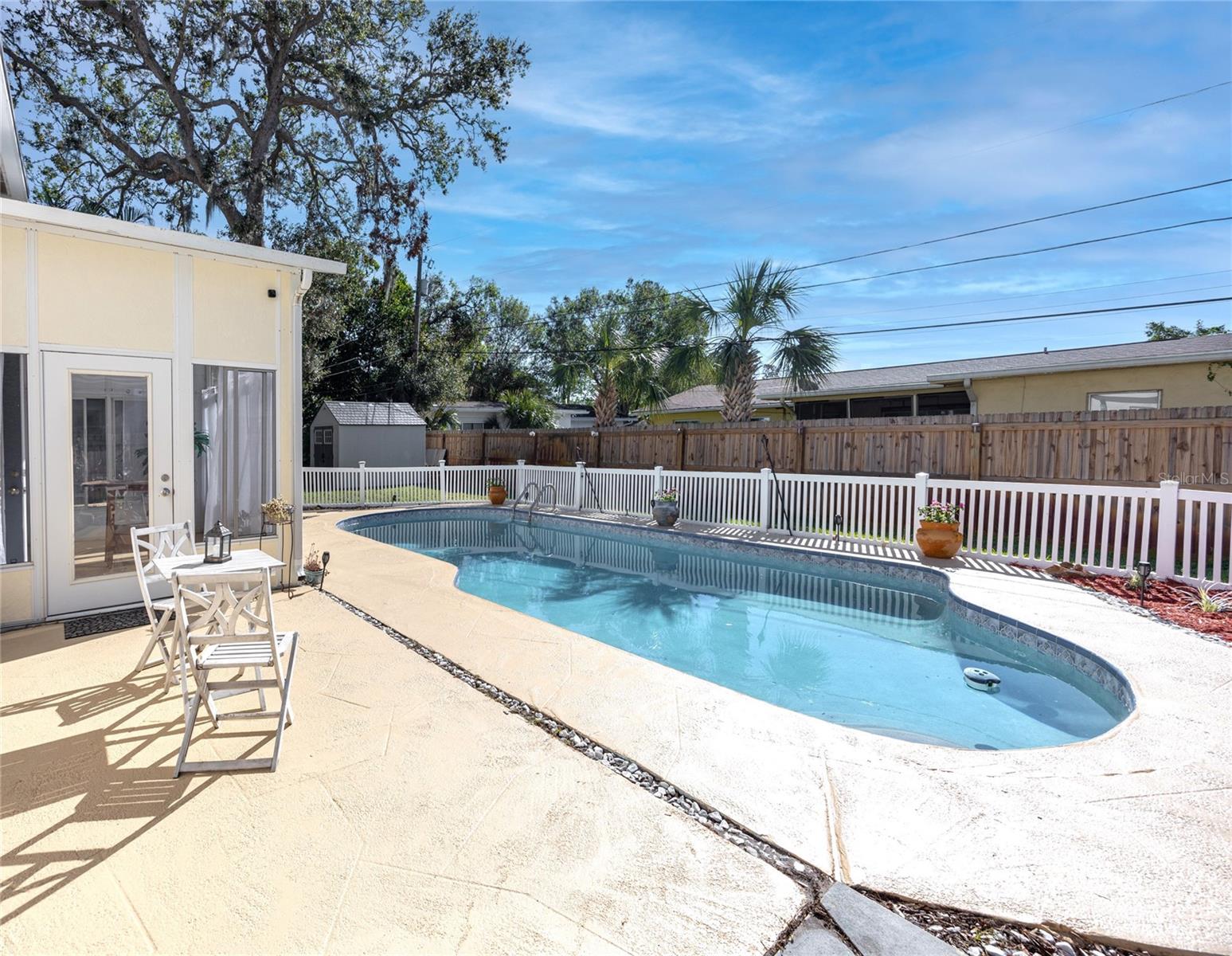 11624 PINEDALE AVE, SEMINOLE, FL, 33772