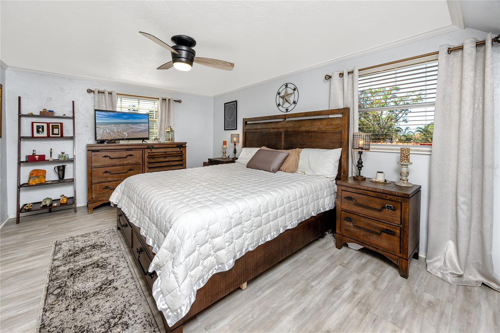11624 PINEDALE AVE, SEMINOLE, FL, 33772