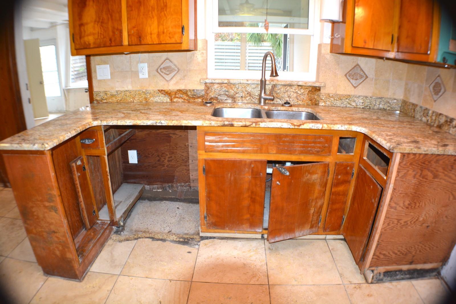 1132 CRESCENT ST, SARASOTA, FL, 34242