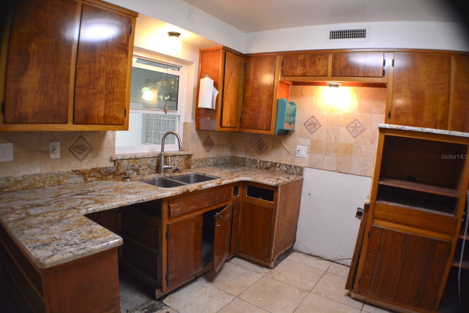 1132 CRESCENT ST, SARASOTA, FL, 34242