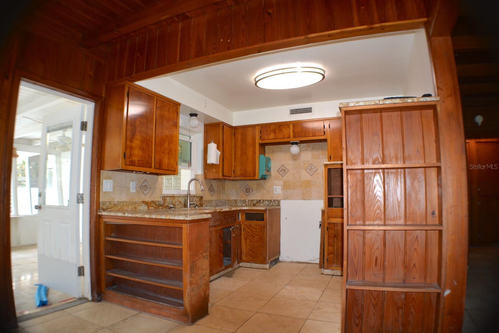 1132 CRESCENT ST, SARASOTA, FL, 34242
