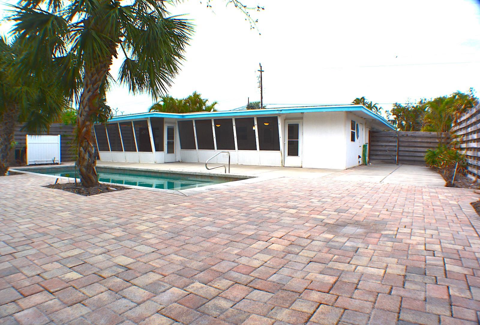 1132 CRESCENT ST, SARASOTA, FL, 34242