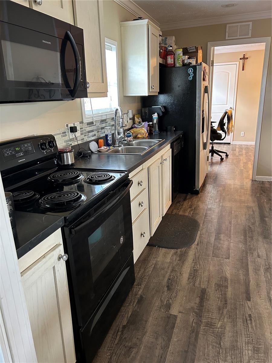 253 MONGOOSE LN, NORTH FORT MYERS, FL, 33917