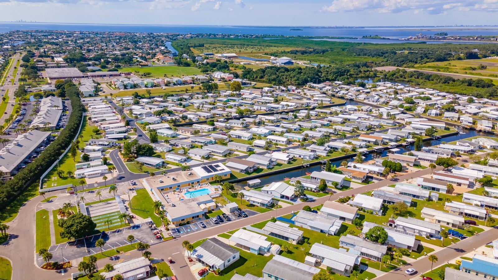 122 E SAINT JOHNS WAY, APOLLO BEACH, FL, 33572