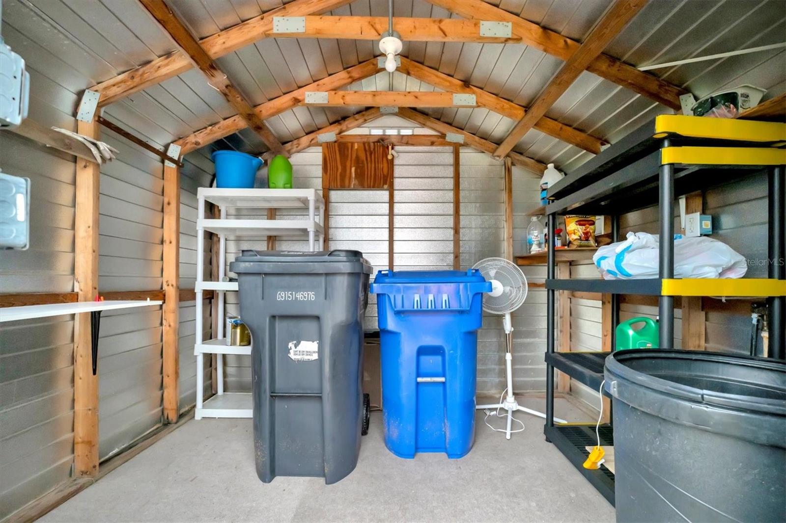 122 E SAINT JOHNS WAY, APOLLO BEACH, FL, 33572