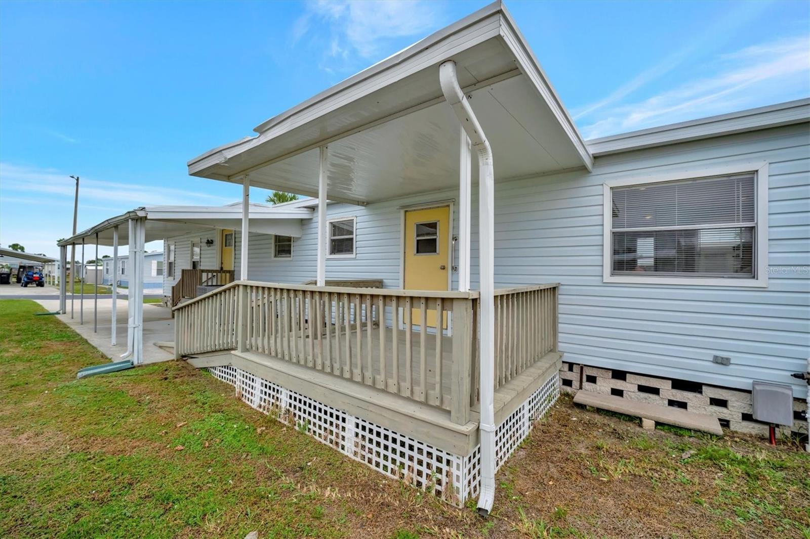 122 E SAINT JOHNS WAY, APOLLO BEACH, FL, 33572