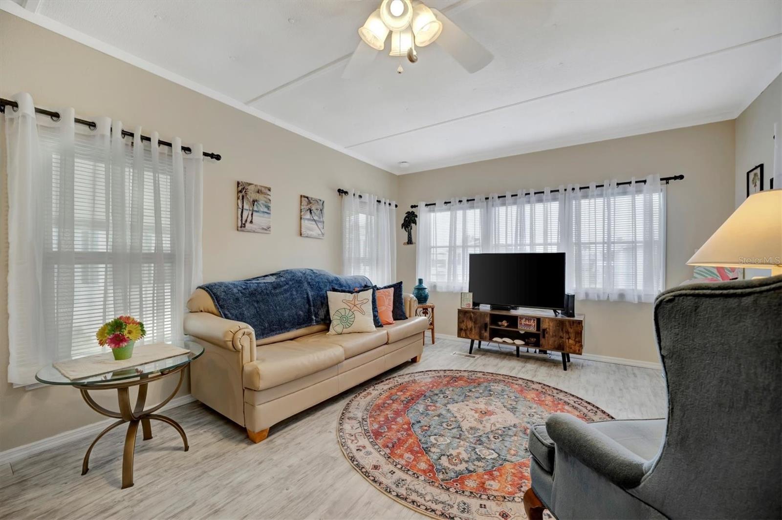 122 E SAINT JOHNS WAY, APOLLO BEACH, FL, 33572