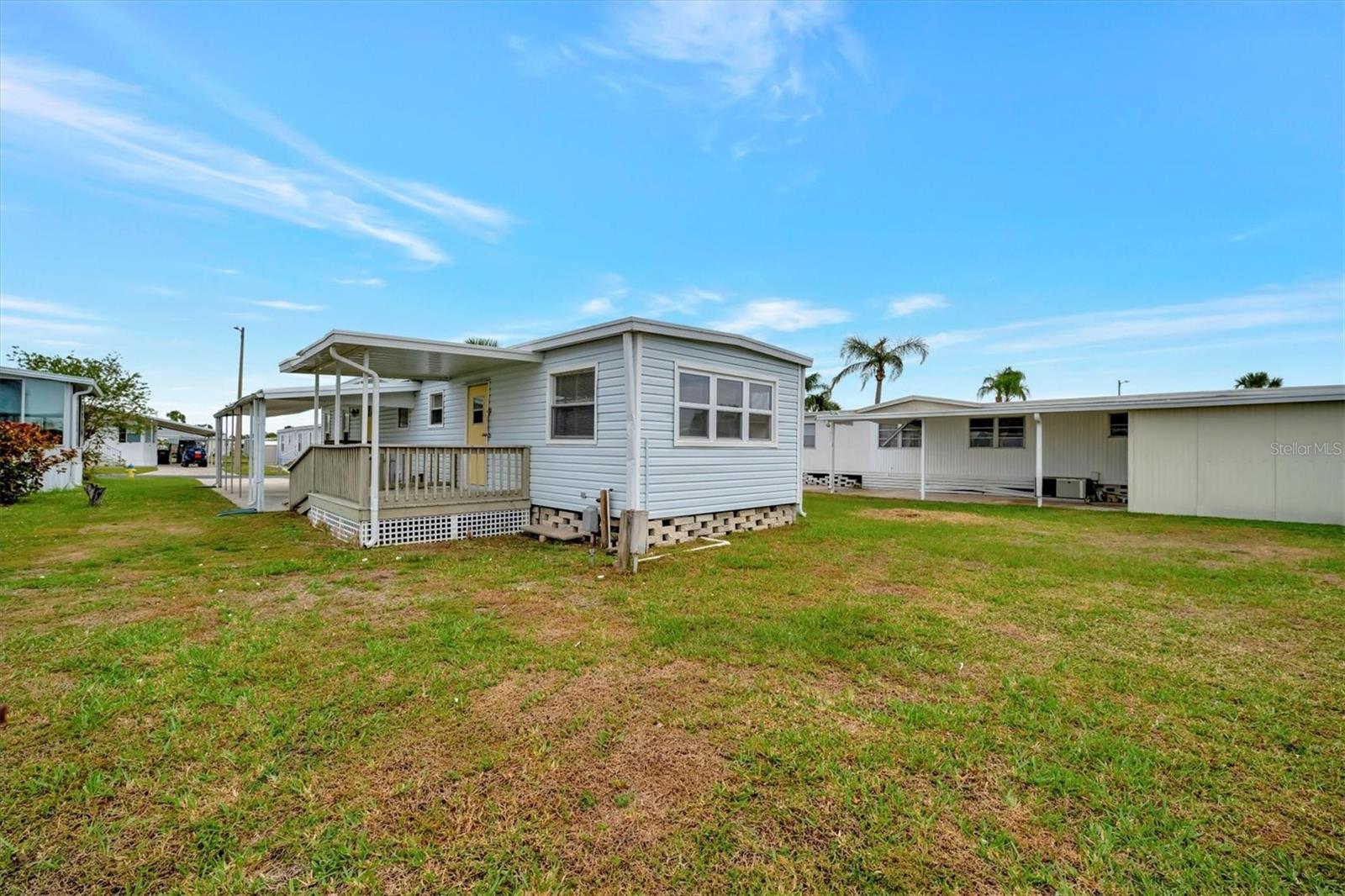 122 E SAINT JOHNS WAY, APOLLO BEACH, FL, 33572