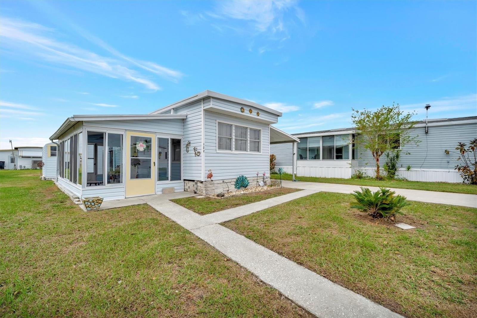 122 E SAINT JOHNS WAY, APOLLO BEACH, FL, 33572