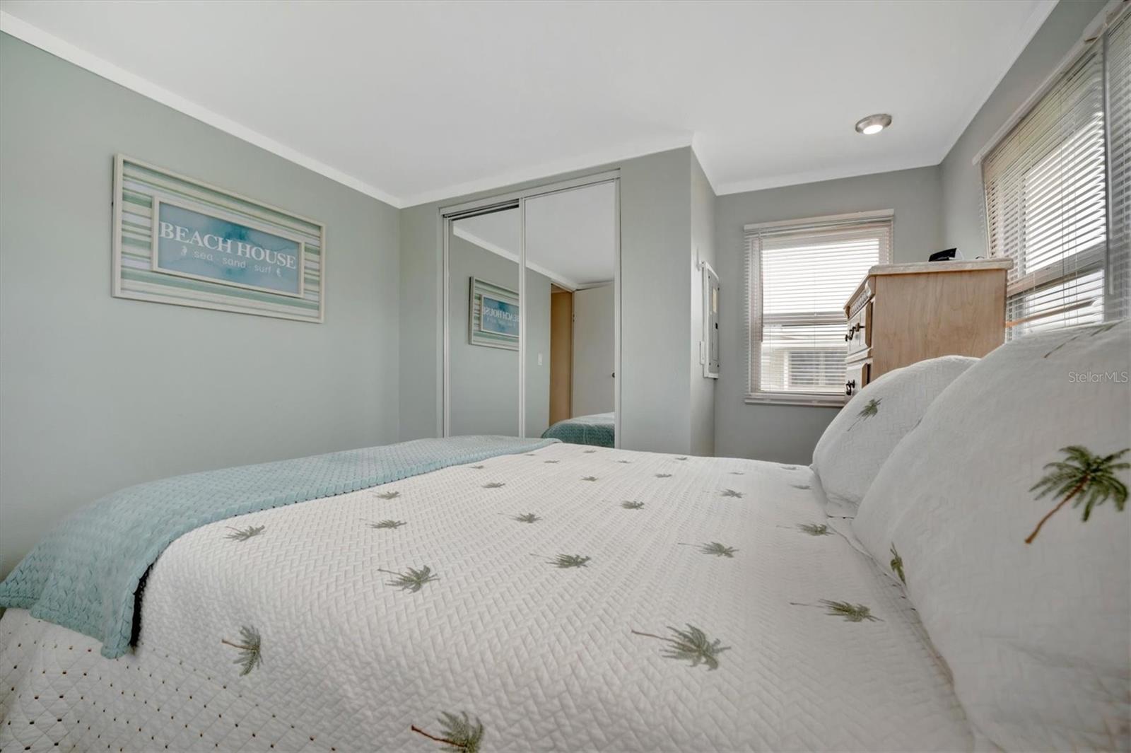 122 E SAINT JOHNS WAY, APOLLO BEACH, FL, 33572