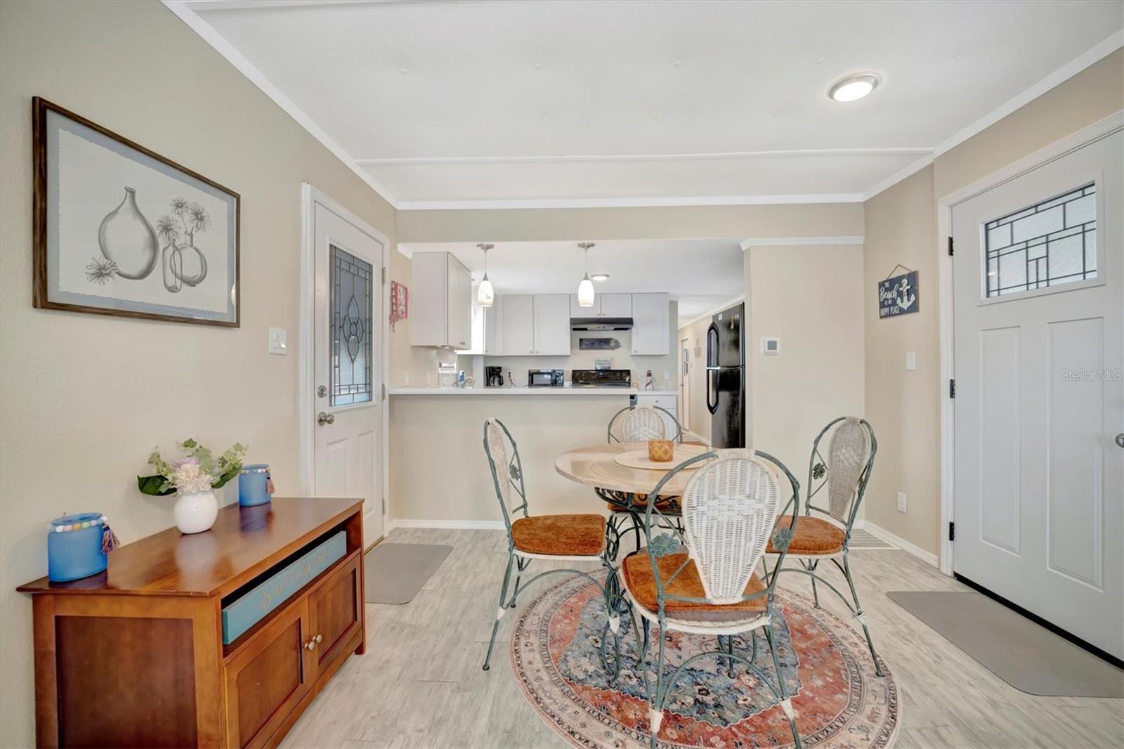 122 E SAINT JOHNS WAY, APOLLO BEACH, FL, 33572