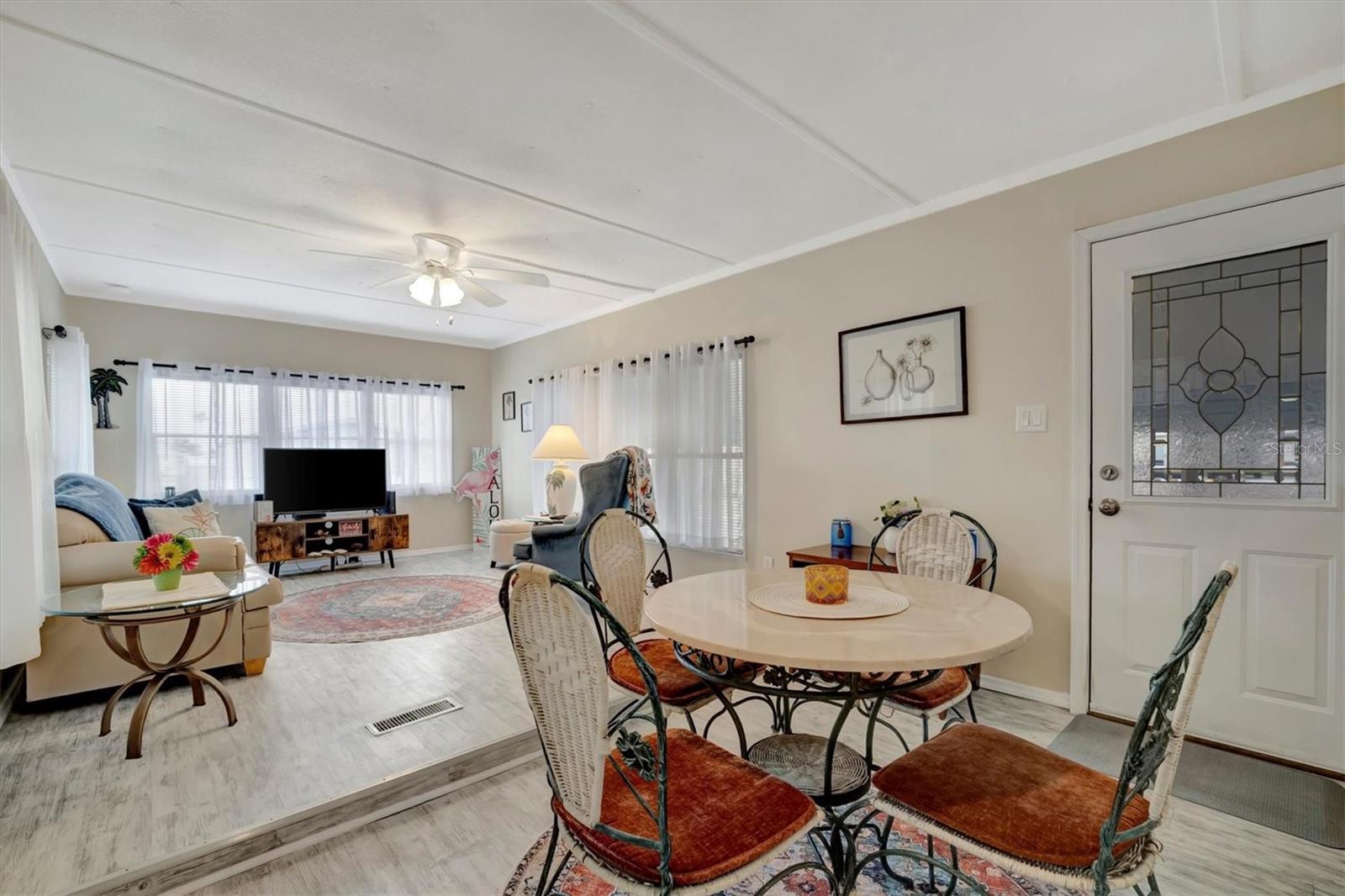 122 E SAINT JOHNS WAY, APOLLO BEACH, FL, 33572