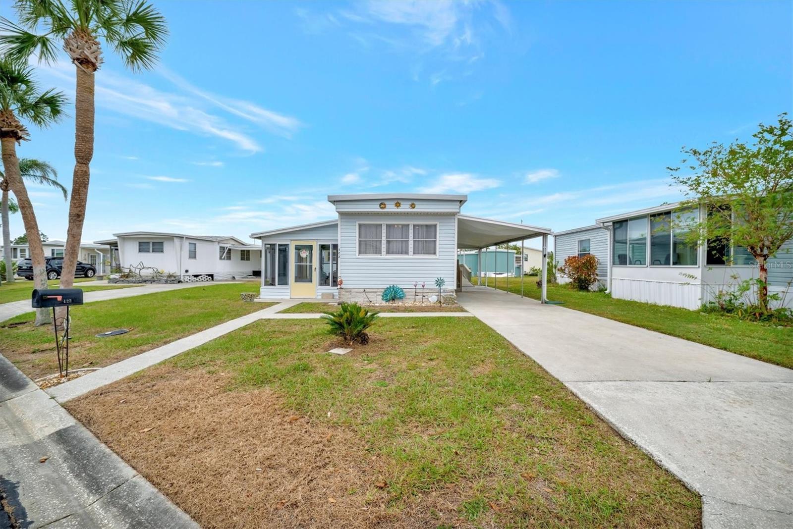 122 E SAINT JOHNS WAY, APOLLO BEACH, FL, 33572