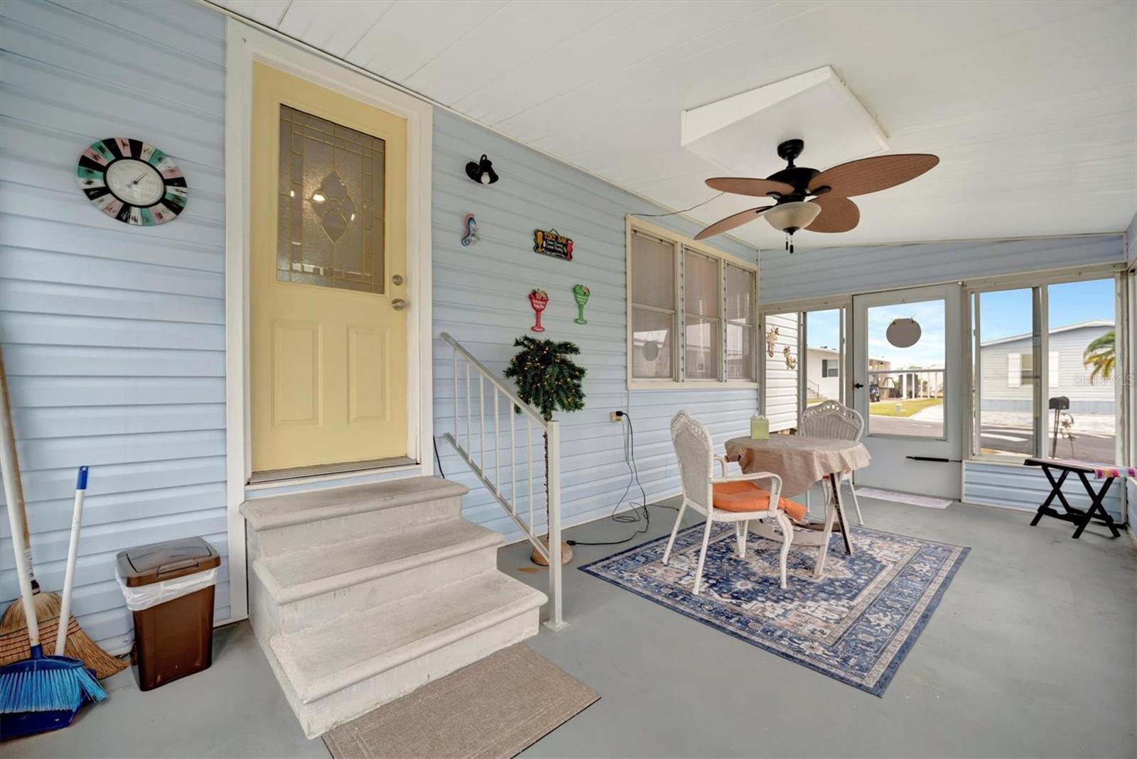 122 E SAINT JOHNS WAY, APOLLO BEACH, FL, 33572