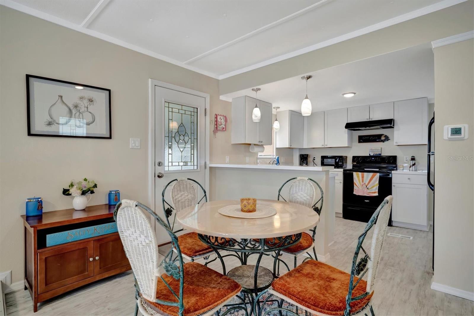 122 E SAINT JOHNS WAY, APOLLO BEACH, FL, 33572
