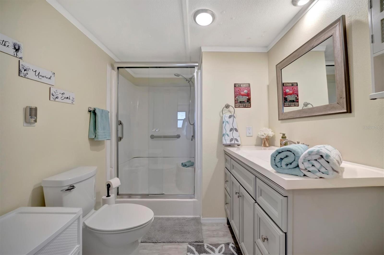 122 E SAINT JOHNS WAY, APOLLO BEACH, FL, 33572