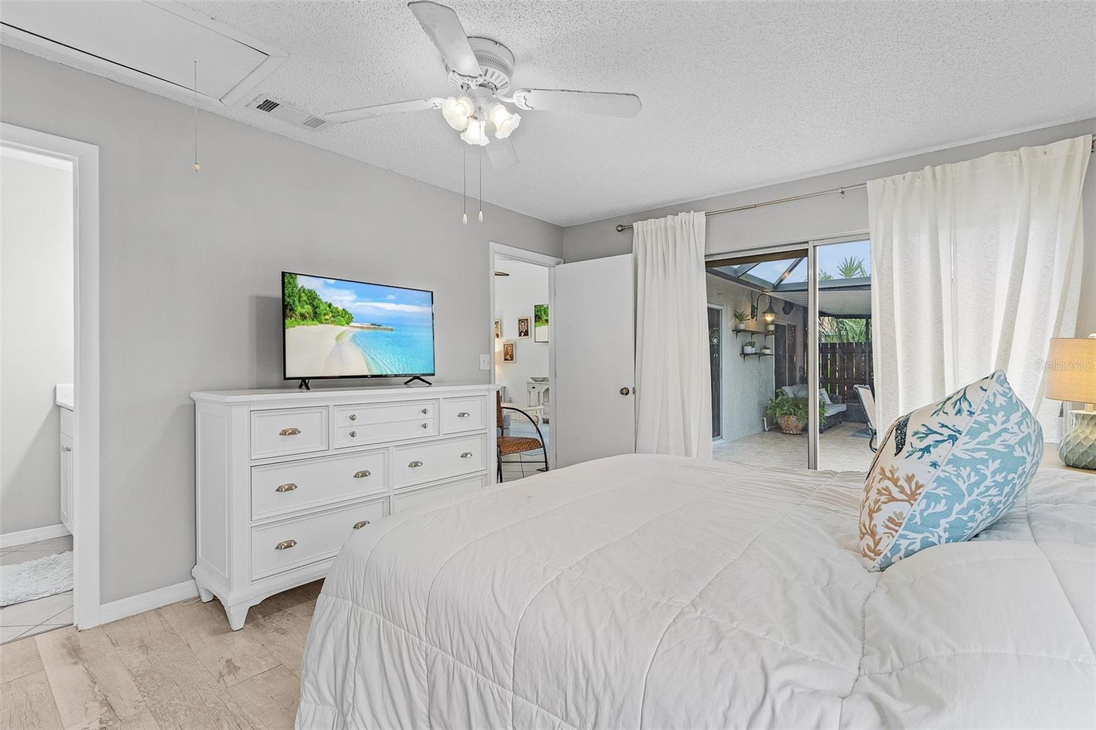 15405 CRYSTAL LAKE DR, NORTH FORT MYERS, FL, 33917