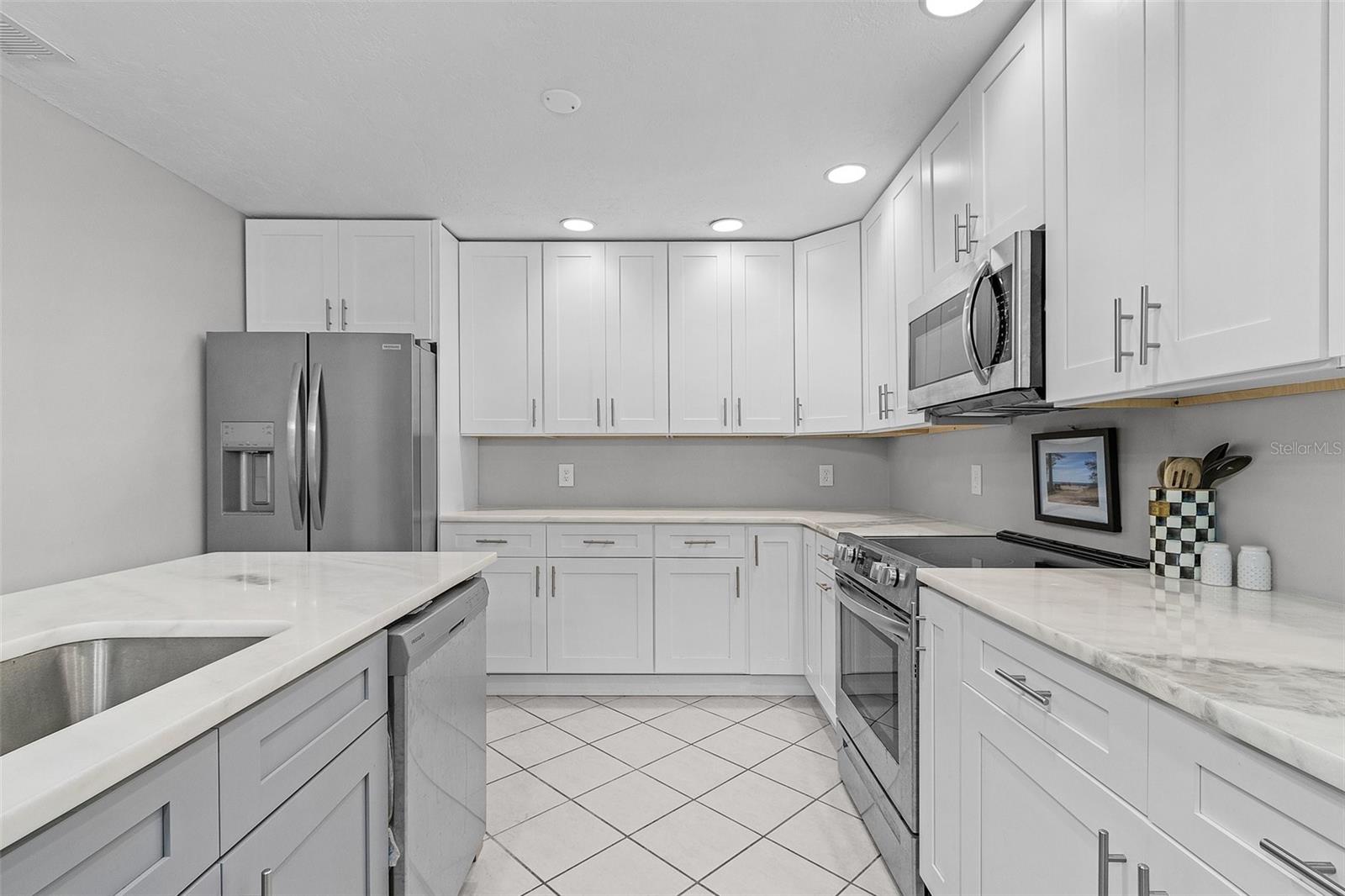 15405 CRYSTAL LAKE DR, NORTH FORT MYERS, FL, 33917