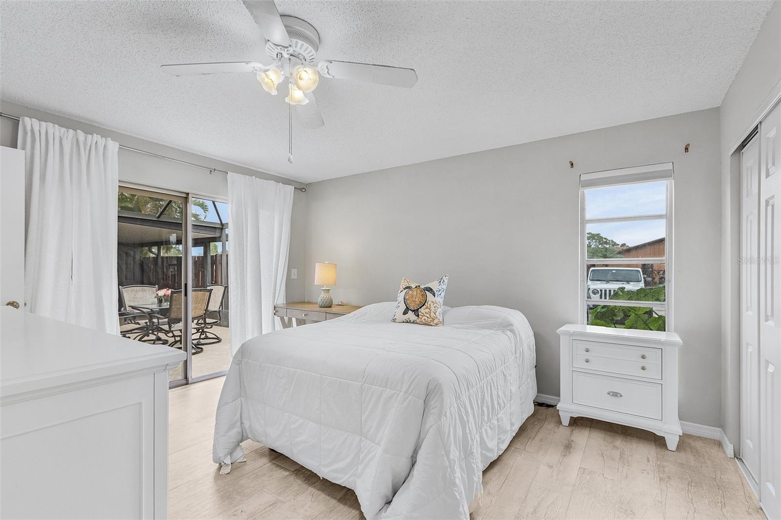 15405 CRYSTAL LAKE DR, NORTH FORT MYERS, FL, 33917