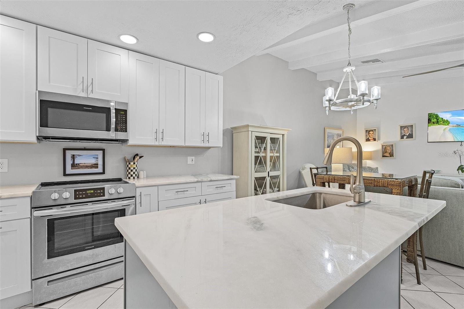 15405 CRYSTAL LAKE DR, NORTH FORT MYERS, FL, 33917
