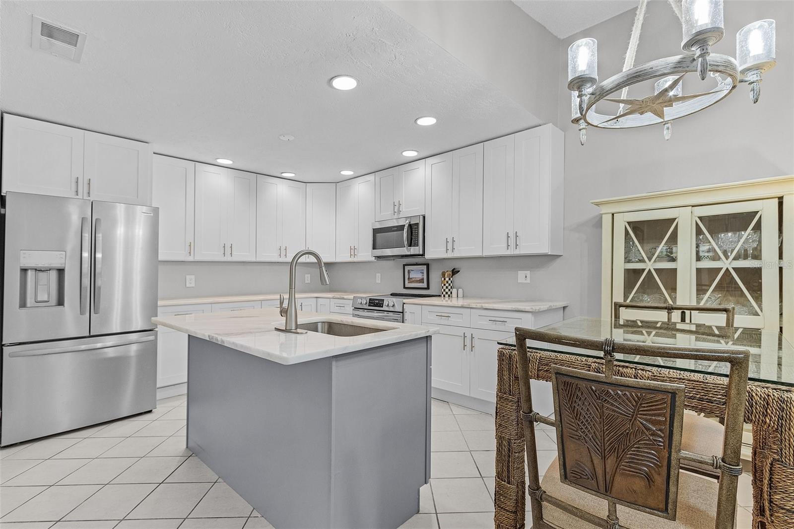 15405 CRYSTAL LAKE DR, NORTH FORT MYERS, FL, 33917