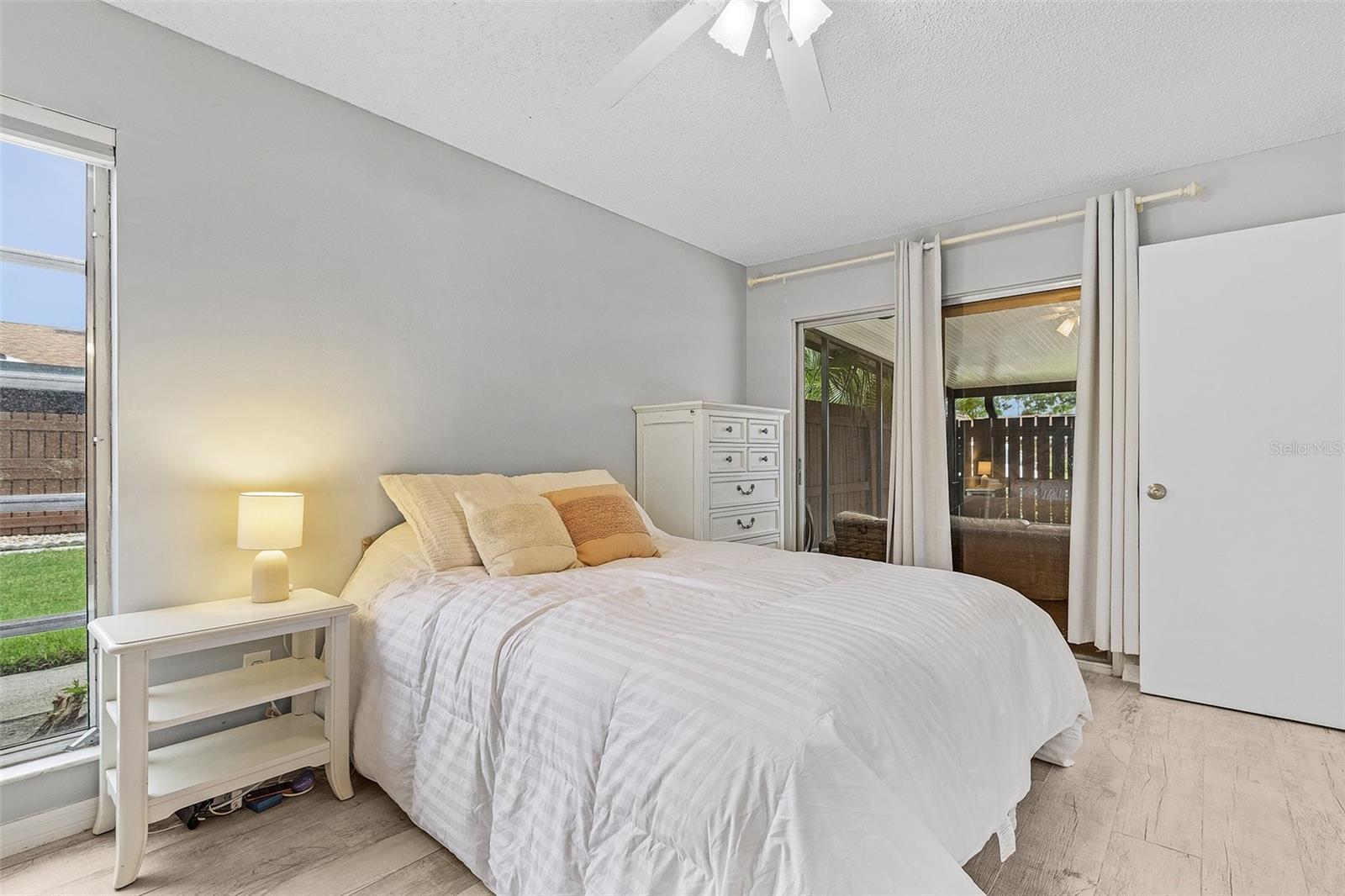 15405 CRYSTAL LAKE DR, NORTH FORT MYERS, FL, 33917
