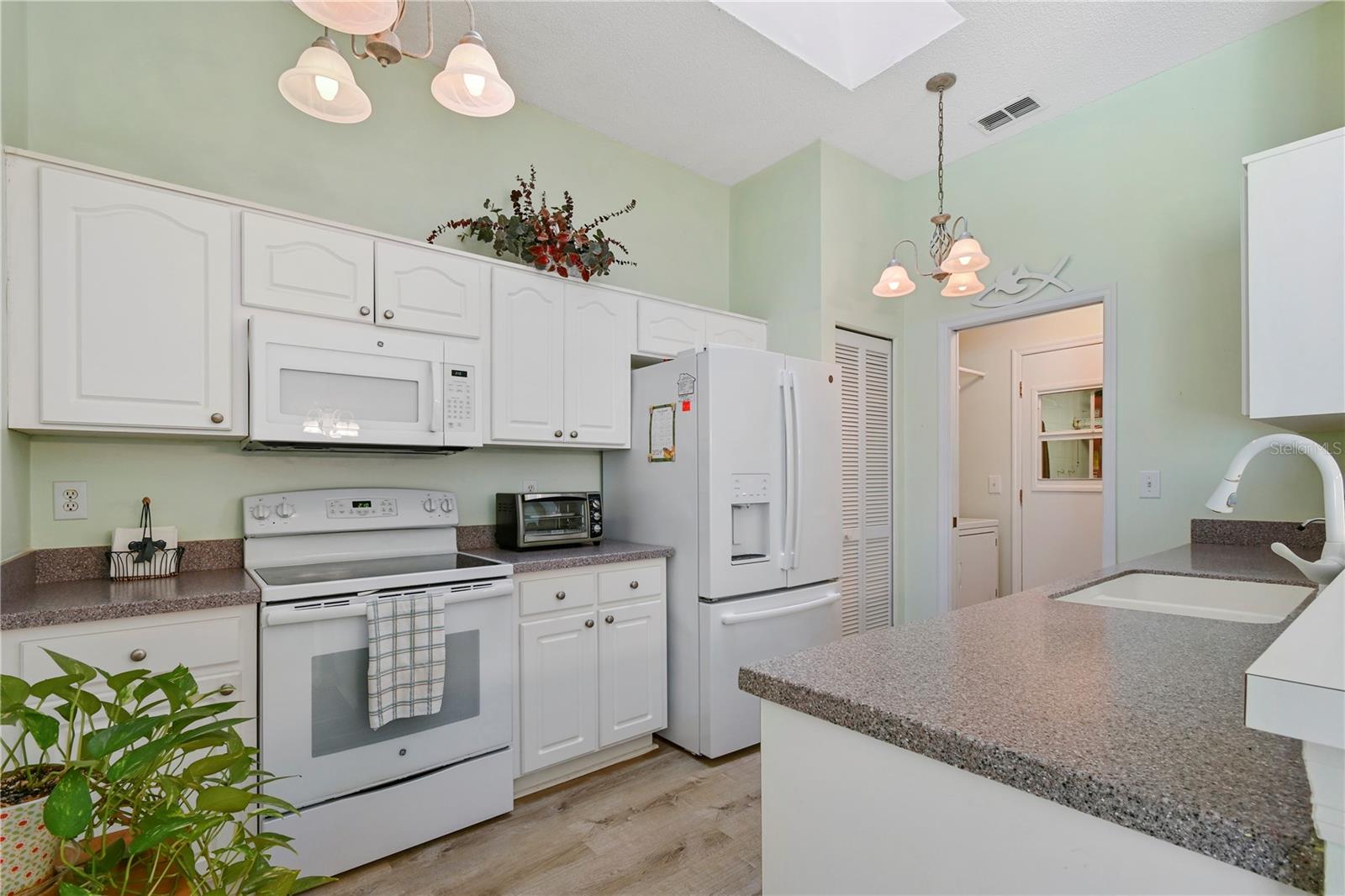 2414 OLD NANTUCKET CT #57, SUN CITY CENTER, FL, 33573