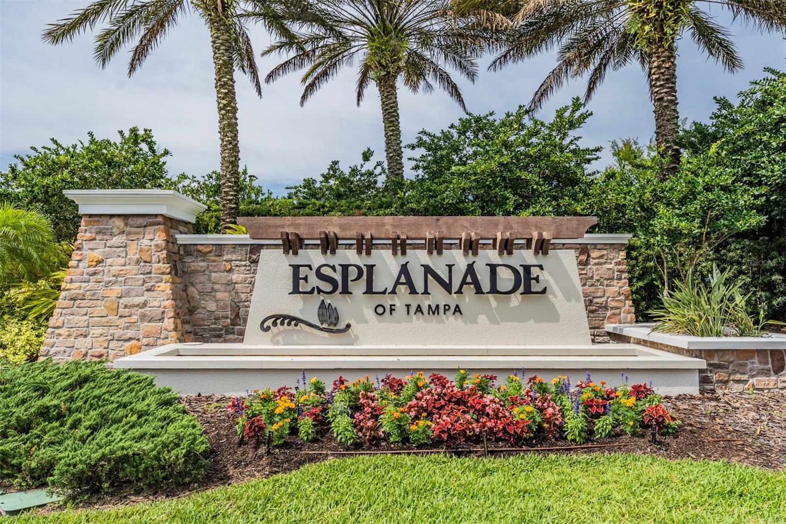 8520 GRAND ALBERATO RD, TAMPA, FL, 33647
