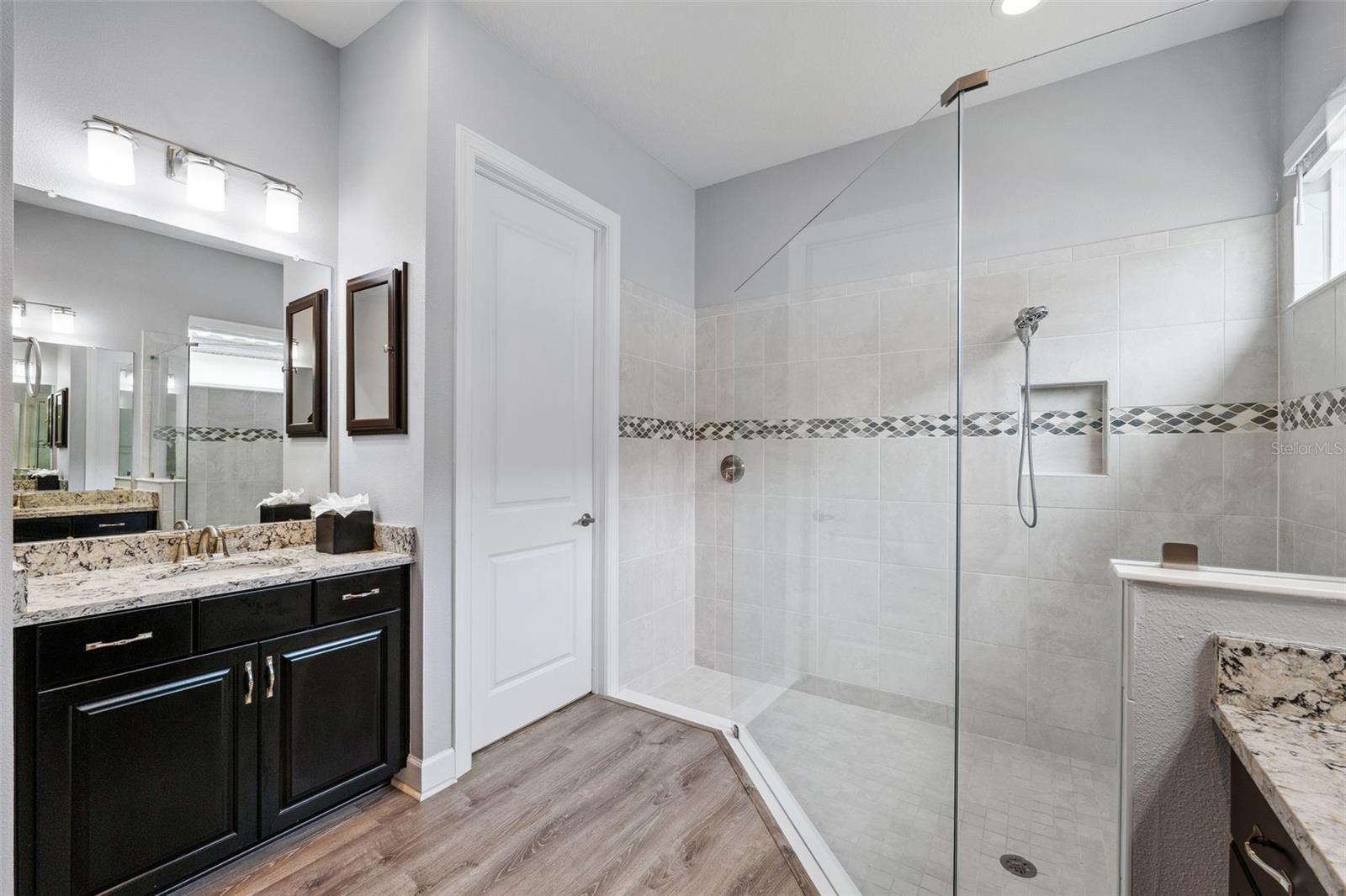 8520 GRAND ALBERATO RD, TAMPA, FL, 33647