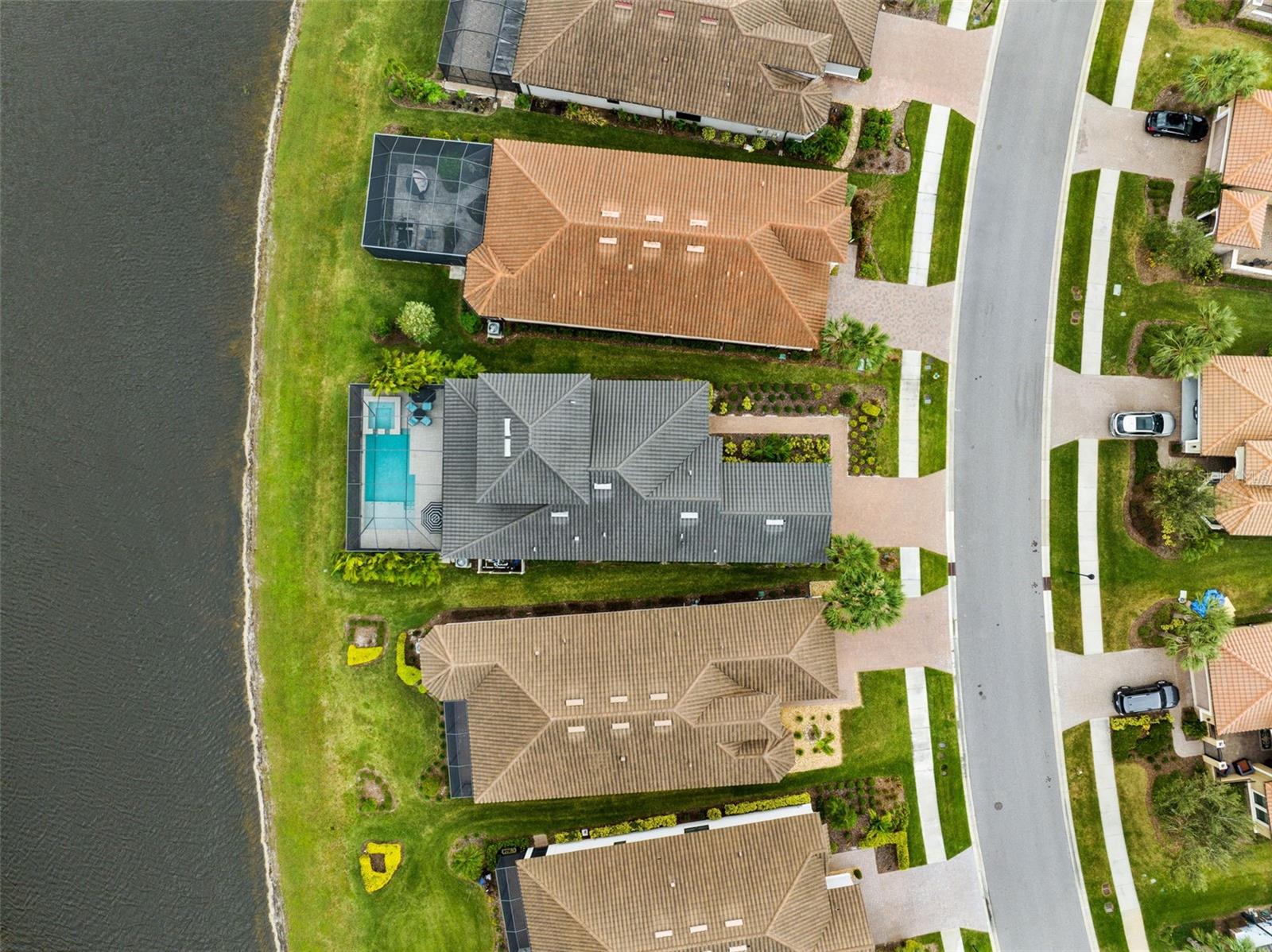 8520 GRAND ALBERATO RD, TAMPA, FL, 33647