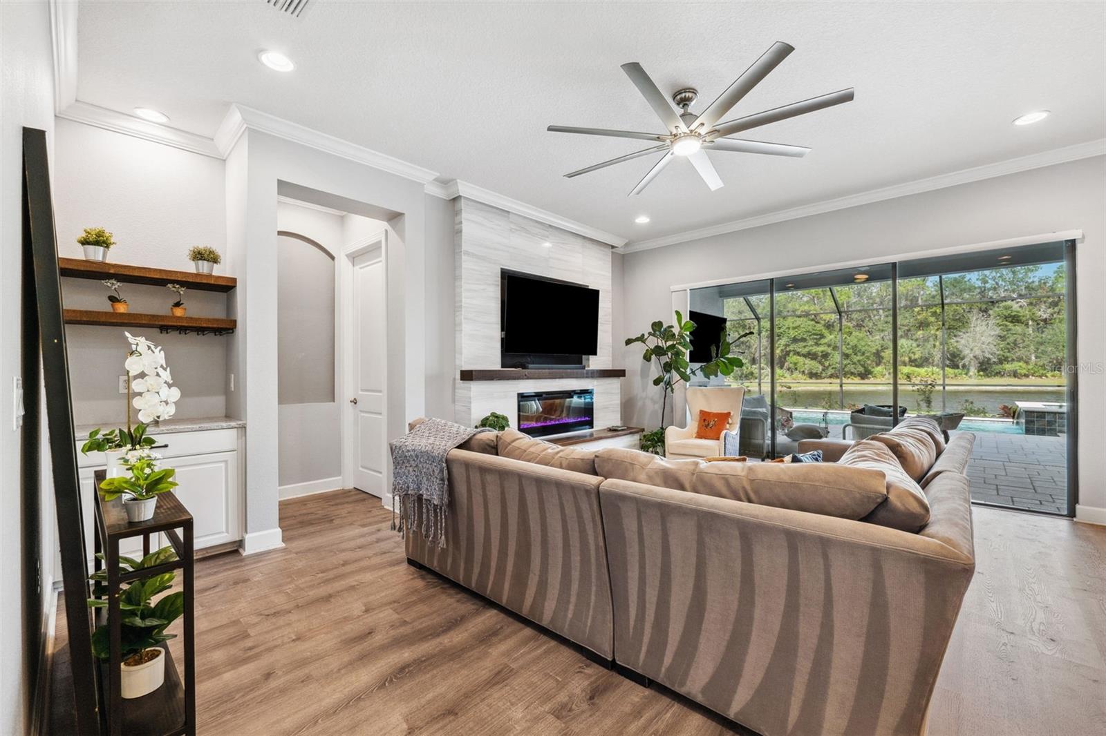 8520 GRAND ALBERATO RD, TAMPA, FL, 33647