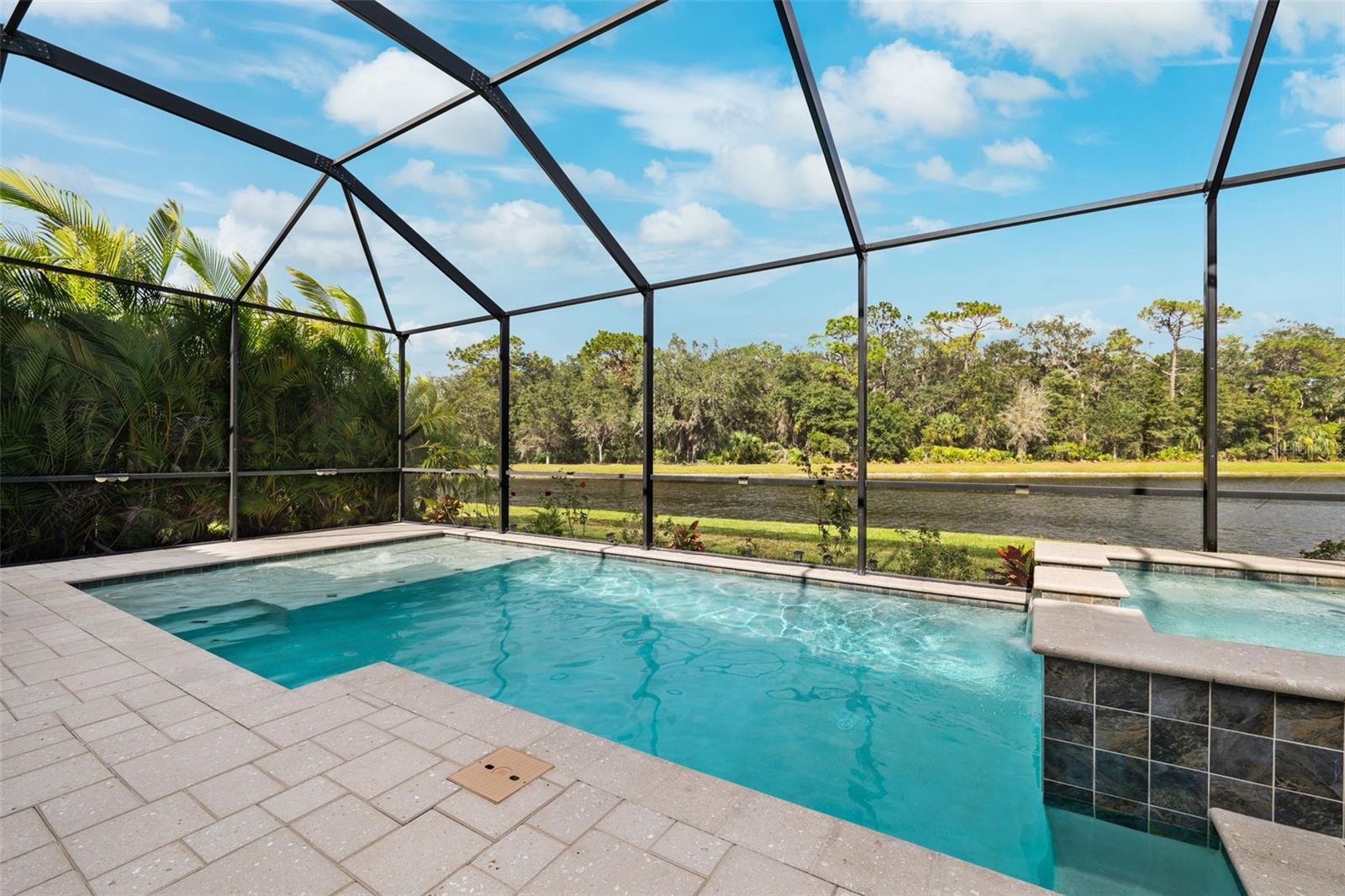 8520 GRAND ALBERATO RD, TAMPA, FL, 33647