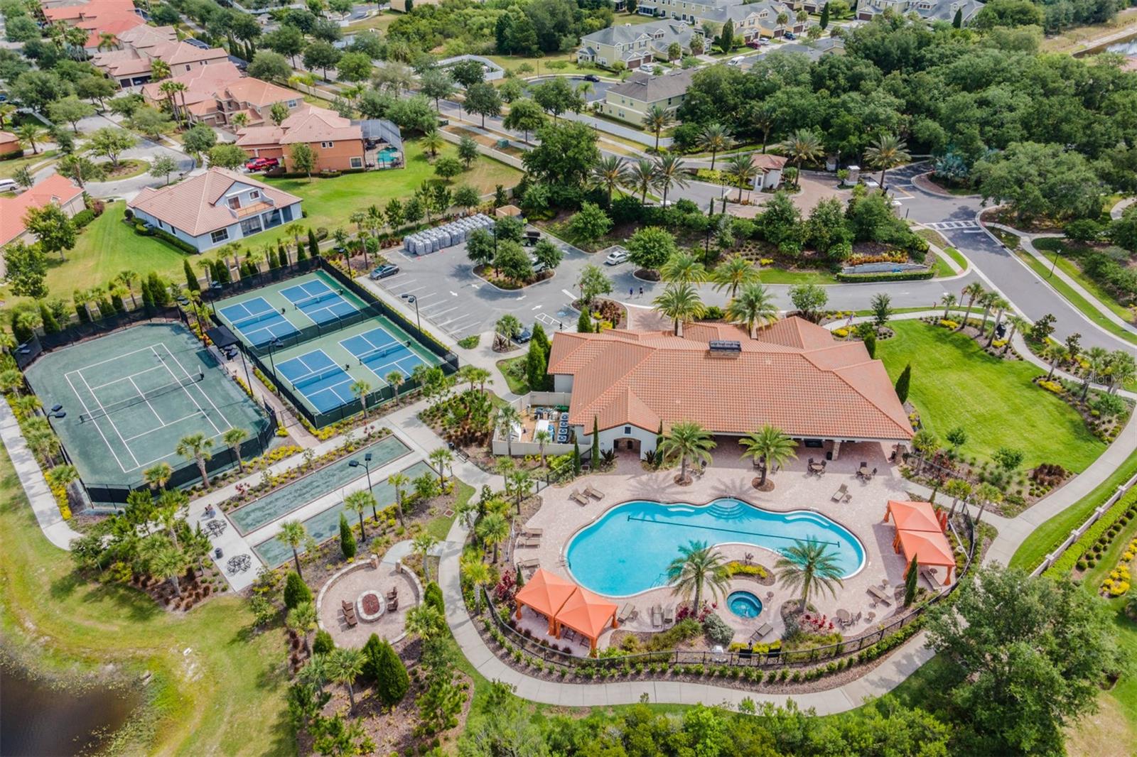 8520 GRAND ALBERATO RD, TAMPA, FL, 33647