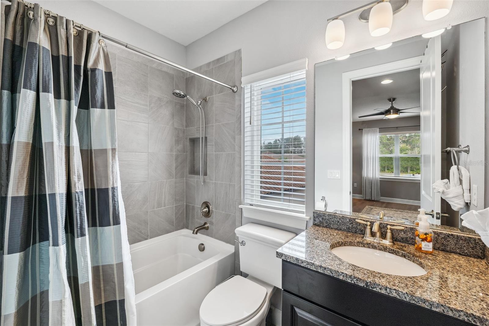 8520 GRAND ALBERATO RD, TAMPA, FL, 33647