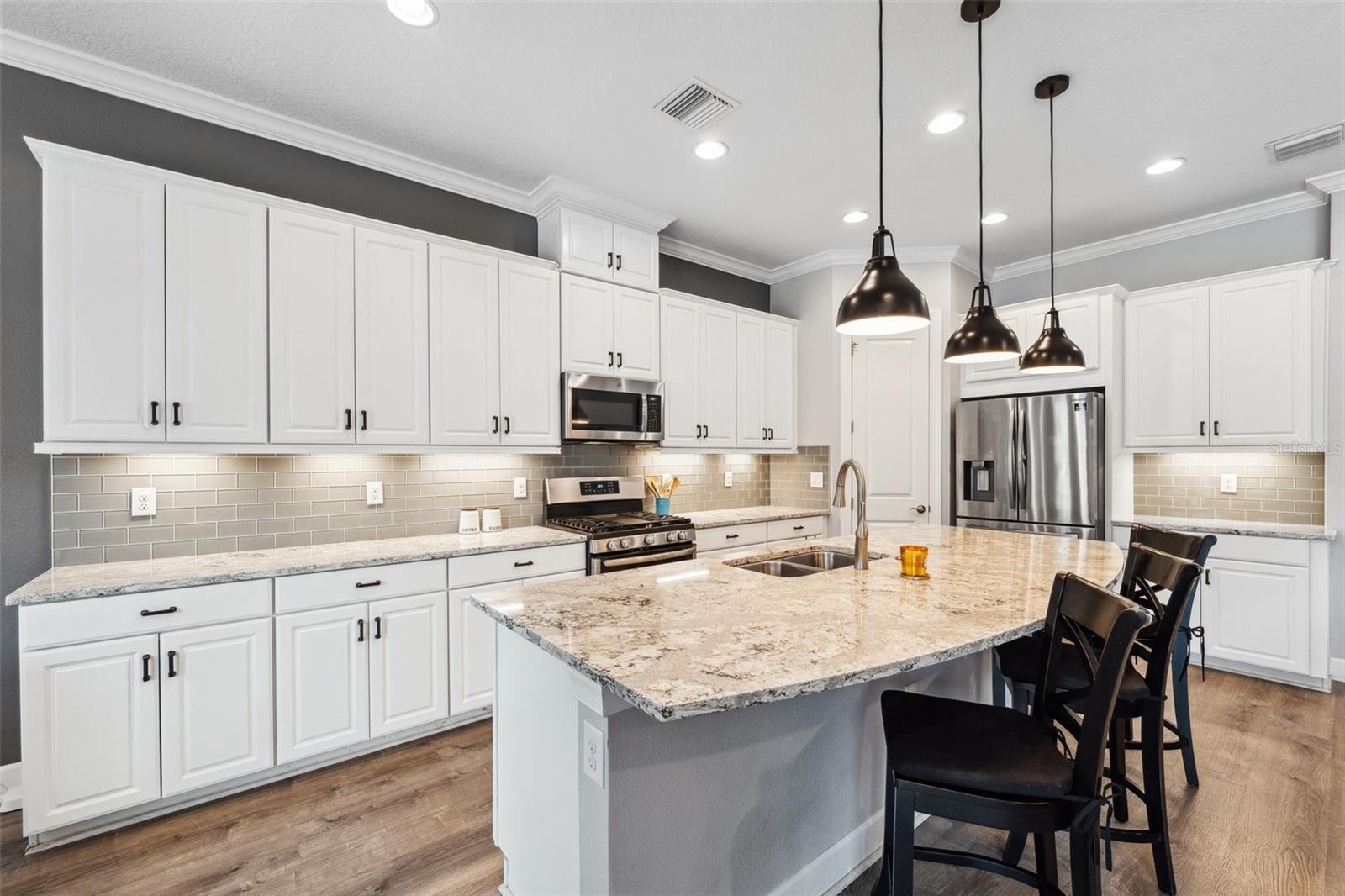 8520 GRAND ALBERATO RD, TAMPA, FL, 33647