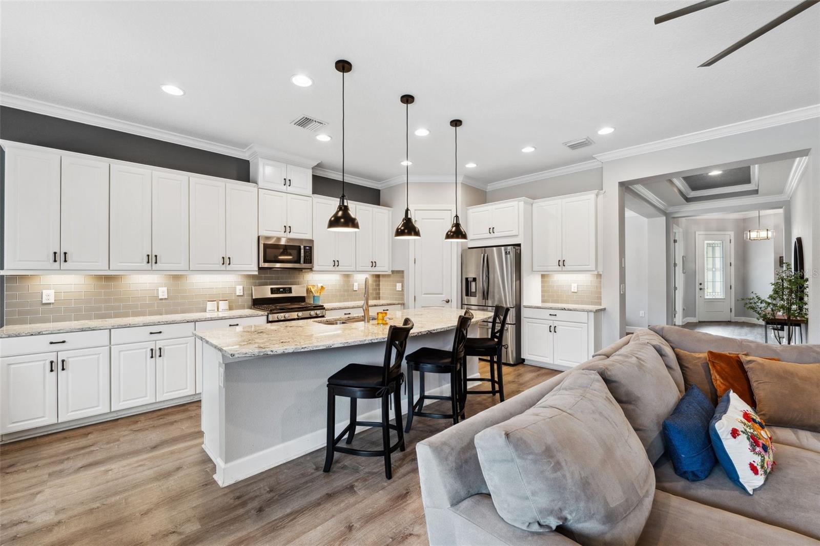 8520 GRAND ALBERATO RD, TAMPA, FL, 33647