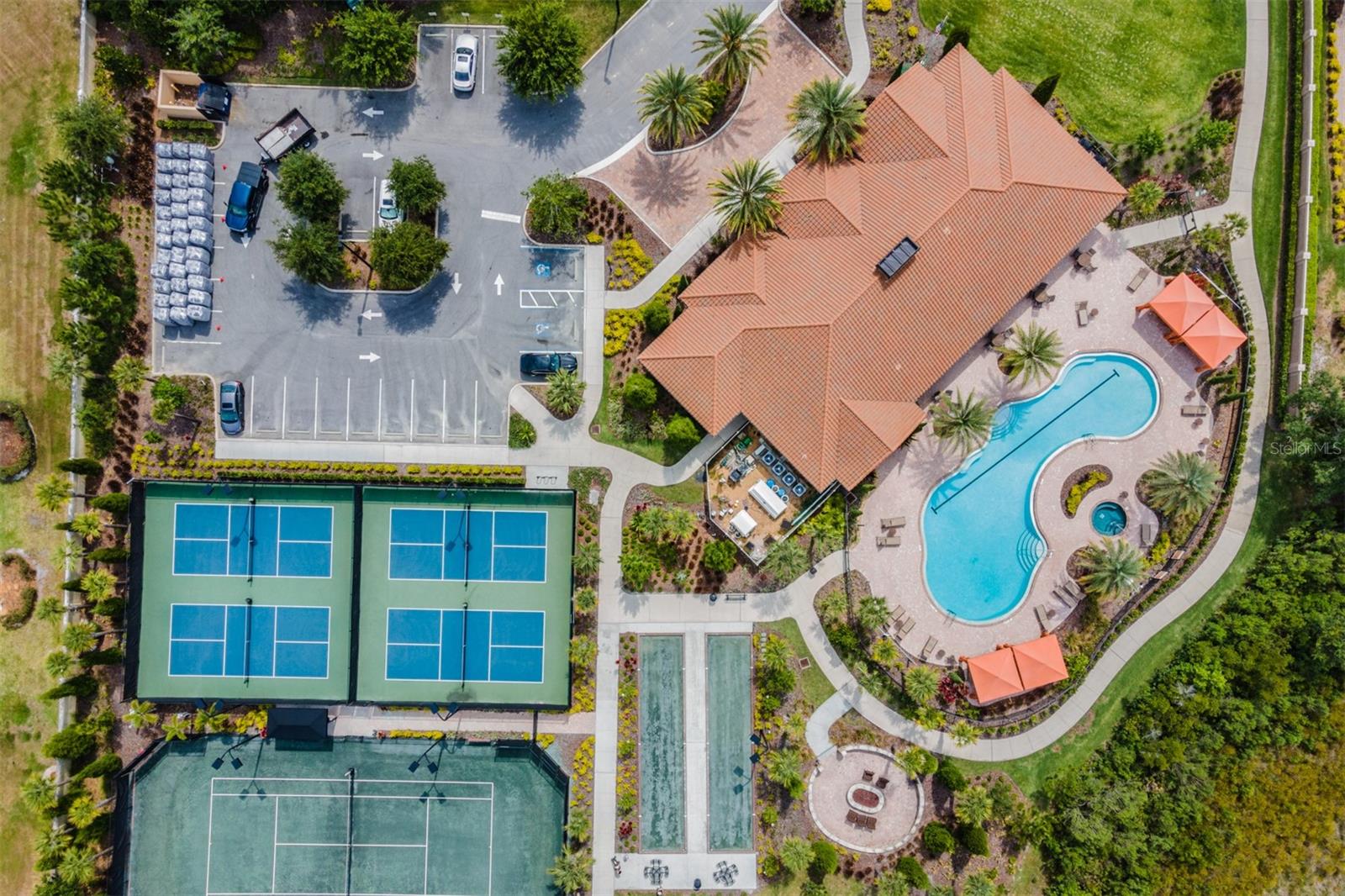 8520 GRAND ALBERATO RD, TAMPA, FL, 33647