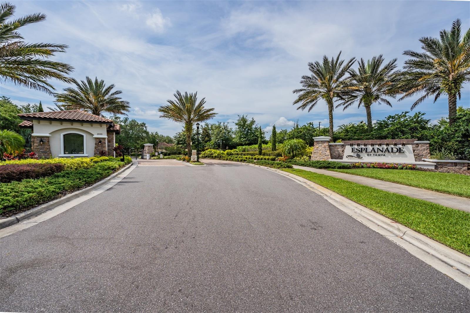 8520 GRAND ALBERATO RD, TAMPA, FL, 33647