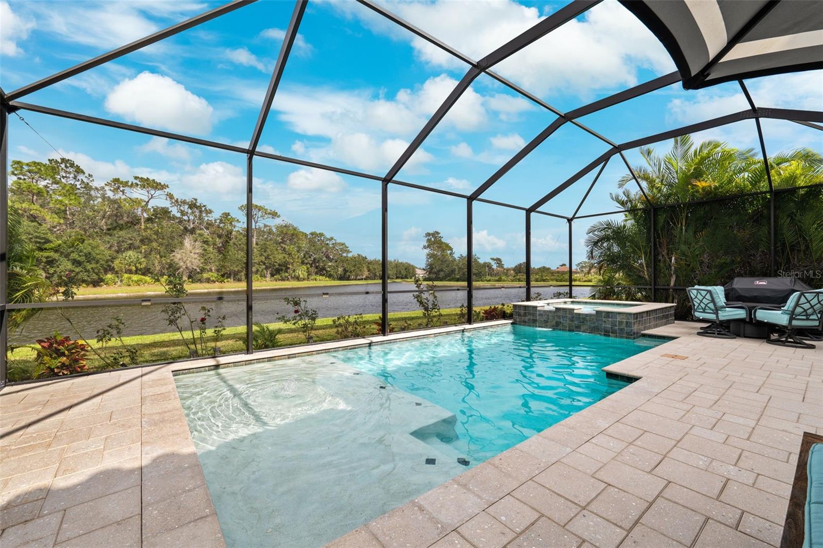 8520 GRAND ALBERATO RD, TAMPA, FL, 33647