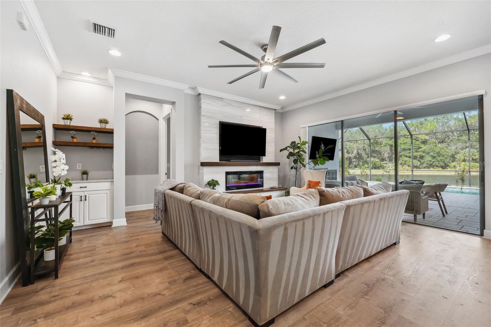 8520 GRAND ALBERATO RD, TAMPA, FL, 33647