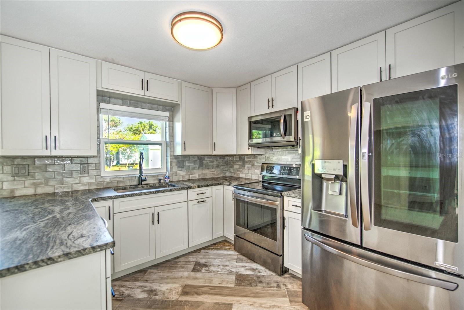 23184 ALLEN AVE, PUNTA GORDA, FL, 33980