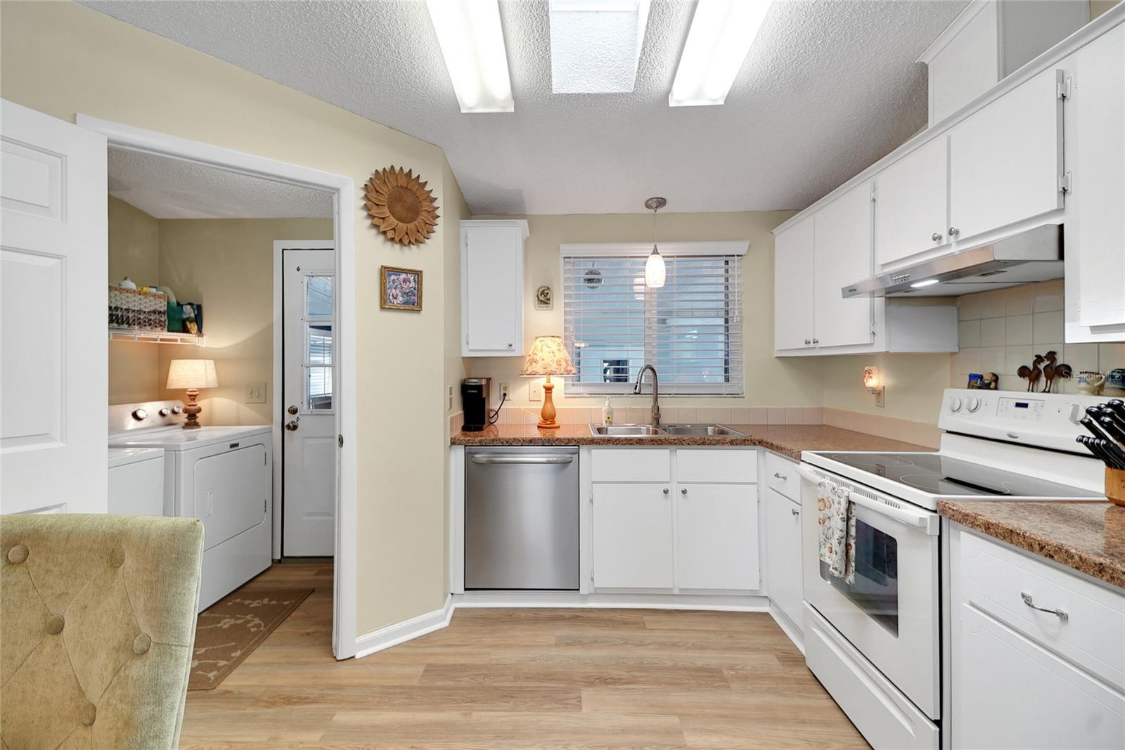 1112 PARADISE DR, THE VILLAGES, FL, 32159