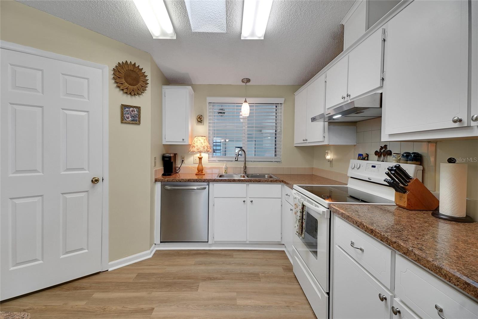 1112 PARADISE DR, THE VILLAGES, FL, 32159