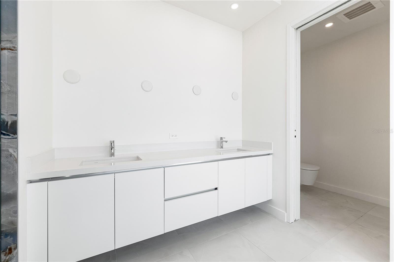 111 GOLDEN GATE PT #602, SARASOTA, FL, 34236