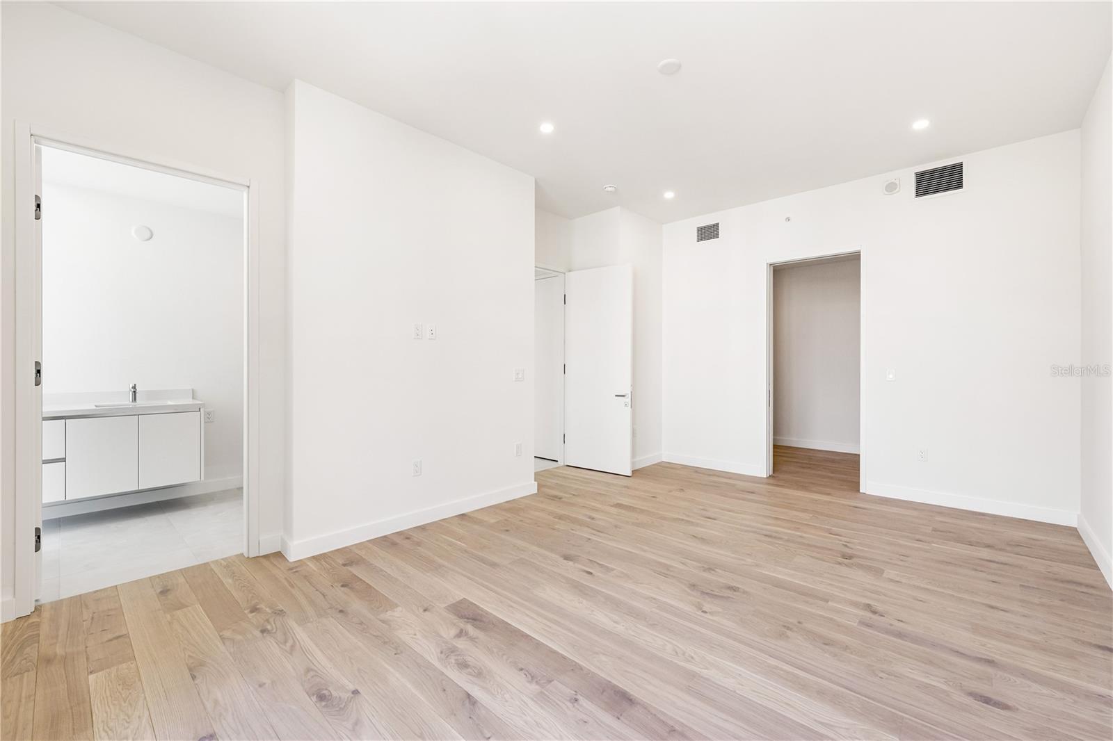 111 GOLDEN GATE PT #602, SARASOTA, FL, 34236
