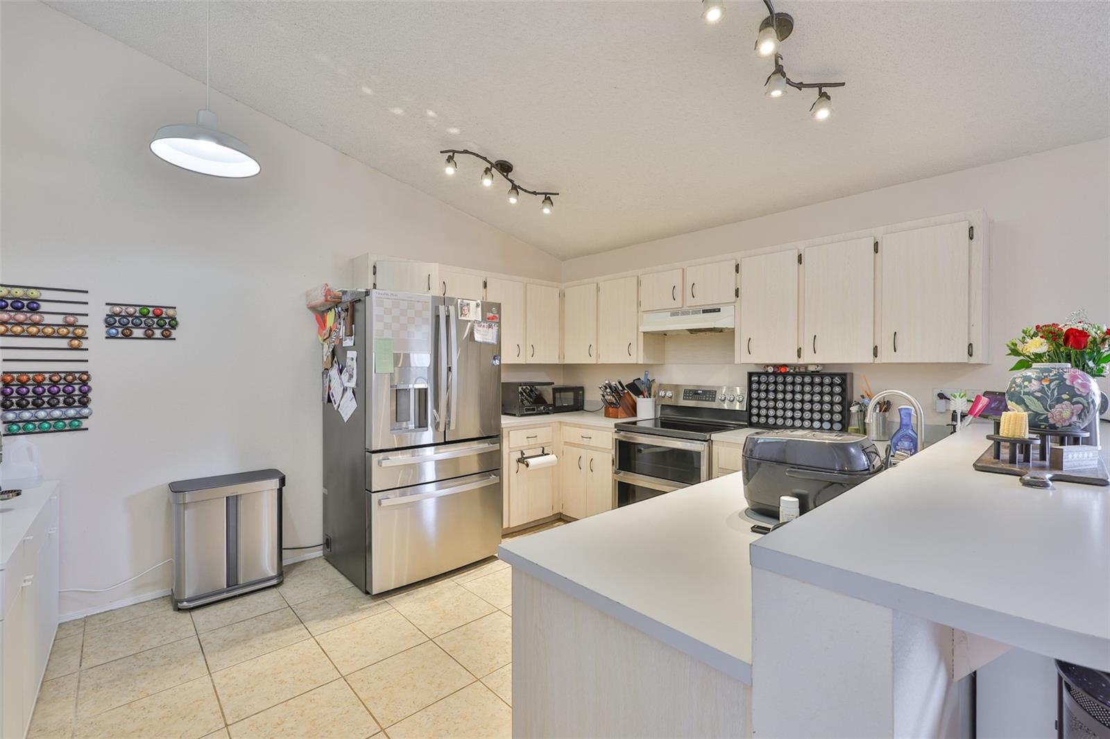 311 SUGAR CREEK DR, PLANT CITY, FL, 33563