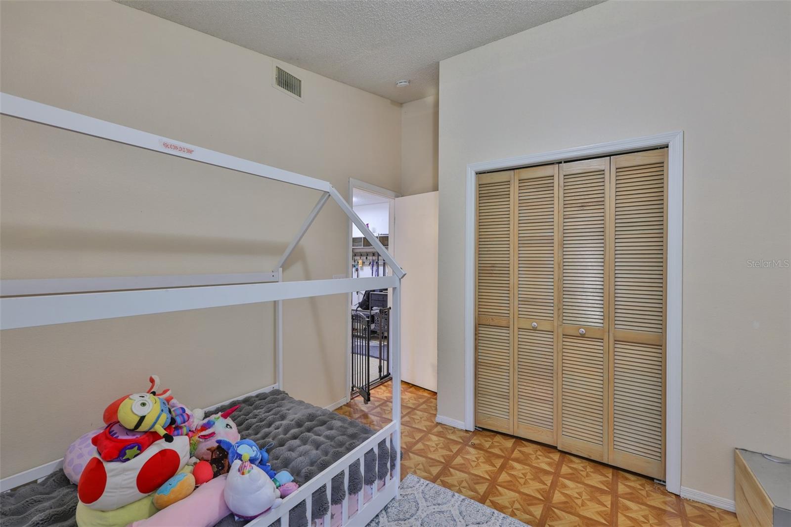 311 SUGAR CREEK DR, PLANT CITY, FL, 33563