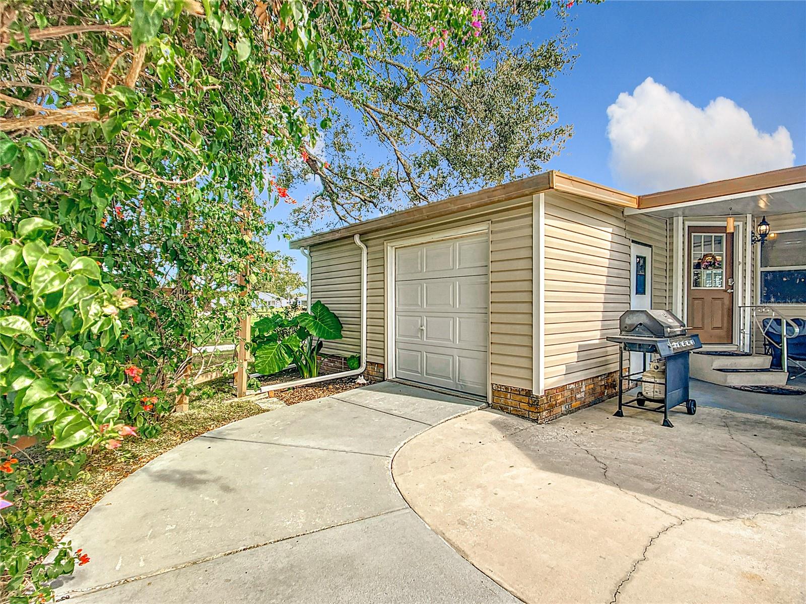 647 RAINBOW BLVD, THE VILLAGES, FL, 32159