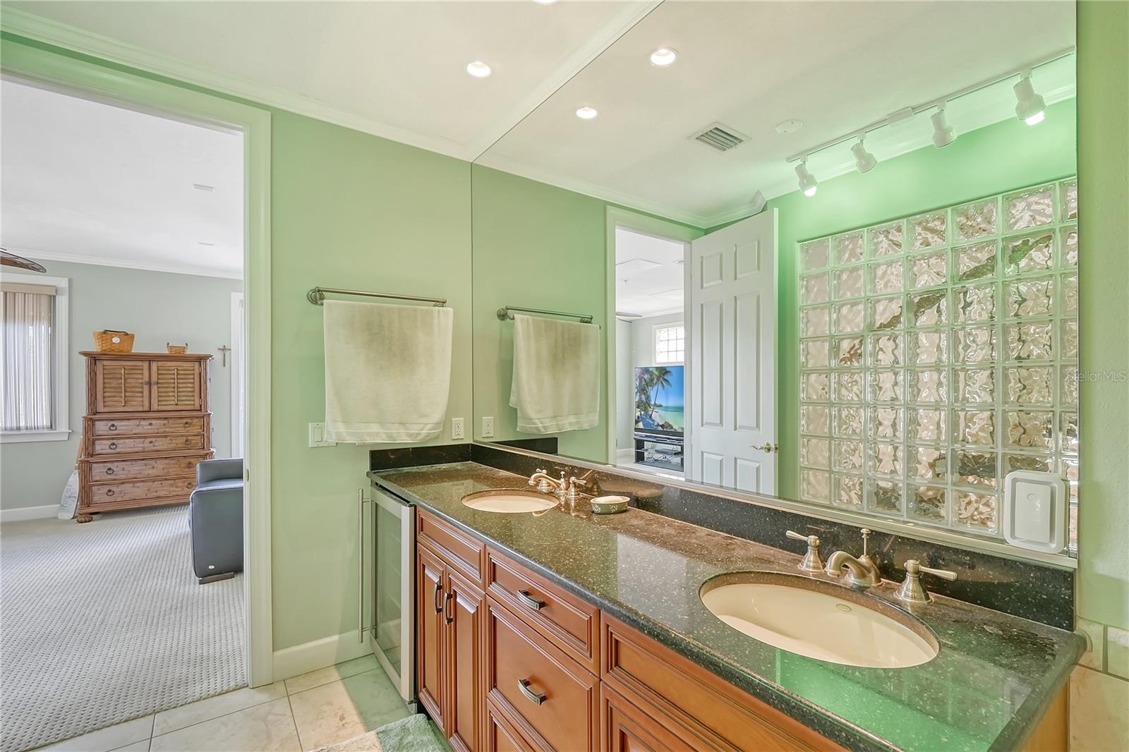 A4628207 Property Photo