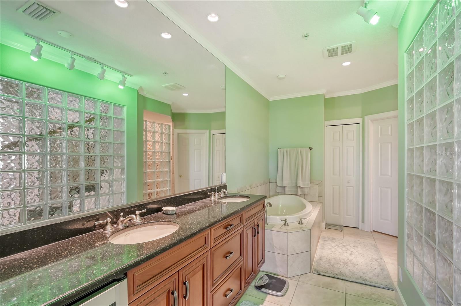 A4628207 Property Photo